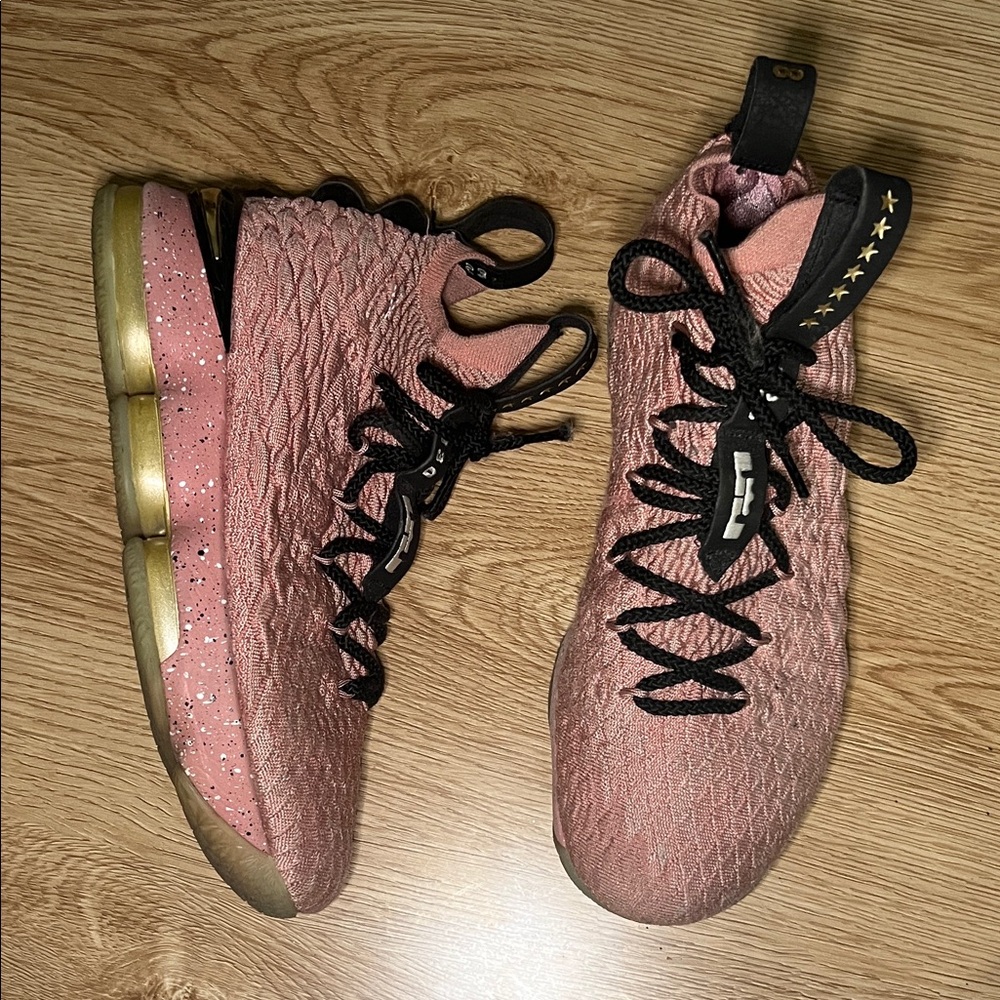 Nike LeBron 15 size 7Y